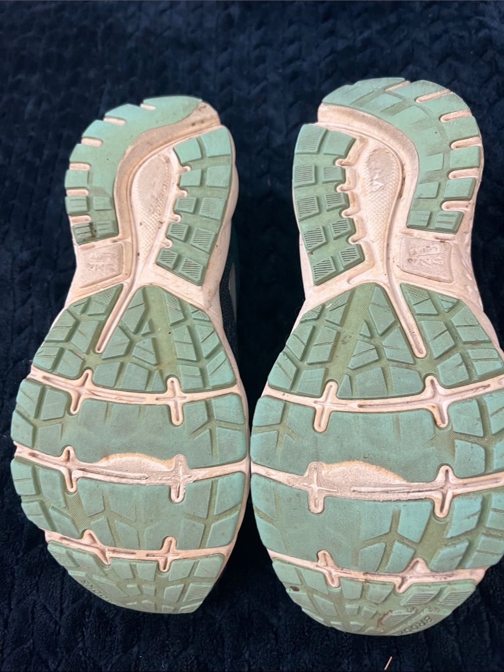 Brooks Women's Ghost Navy Running/Outdoor Shoes with Teal & Silver Accents 8.5 - Picture 4 of 12